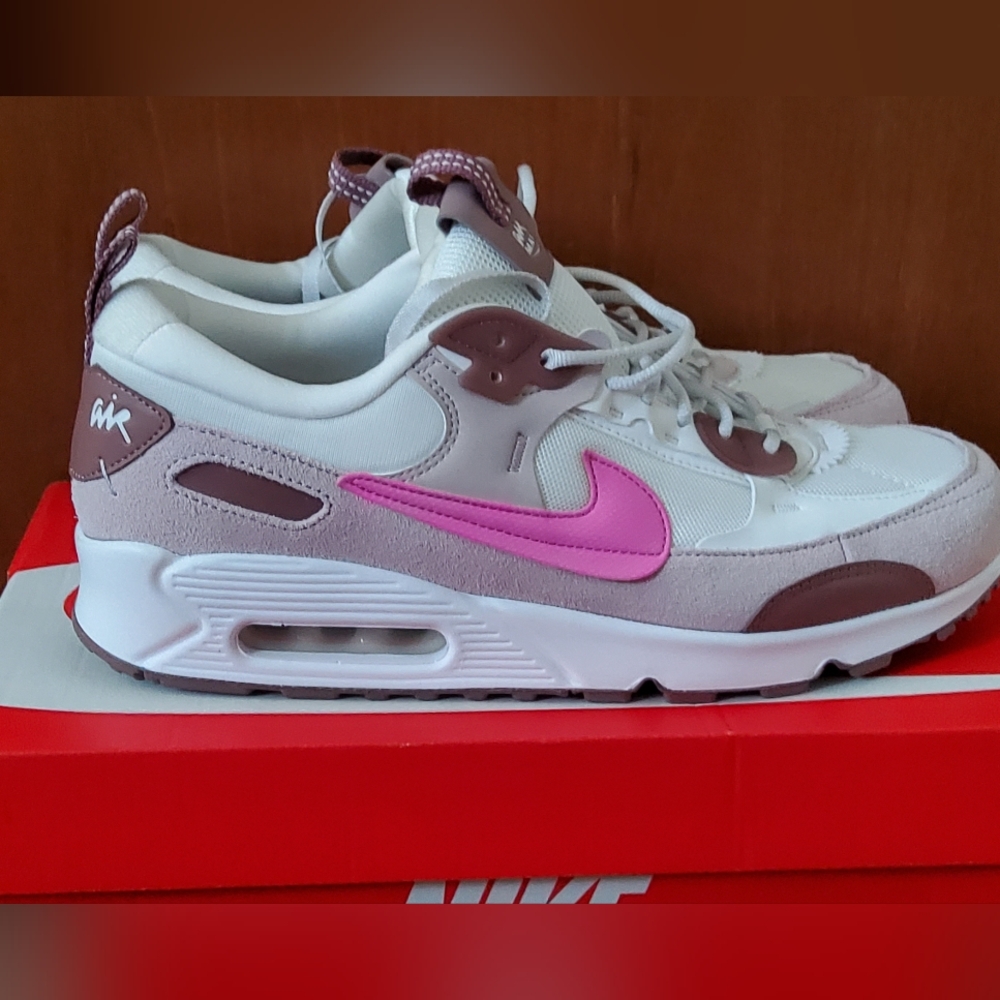 🔥Womens Nike Nike Air Max 90 Futura (Platinum violet) Size 11.5🔥